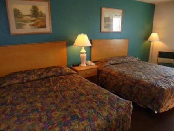 Herington Inn and Suites image 11